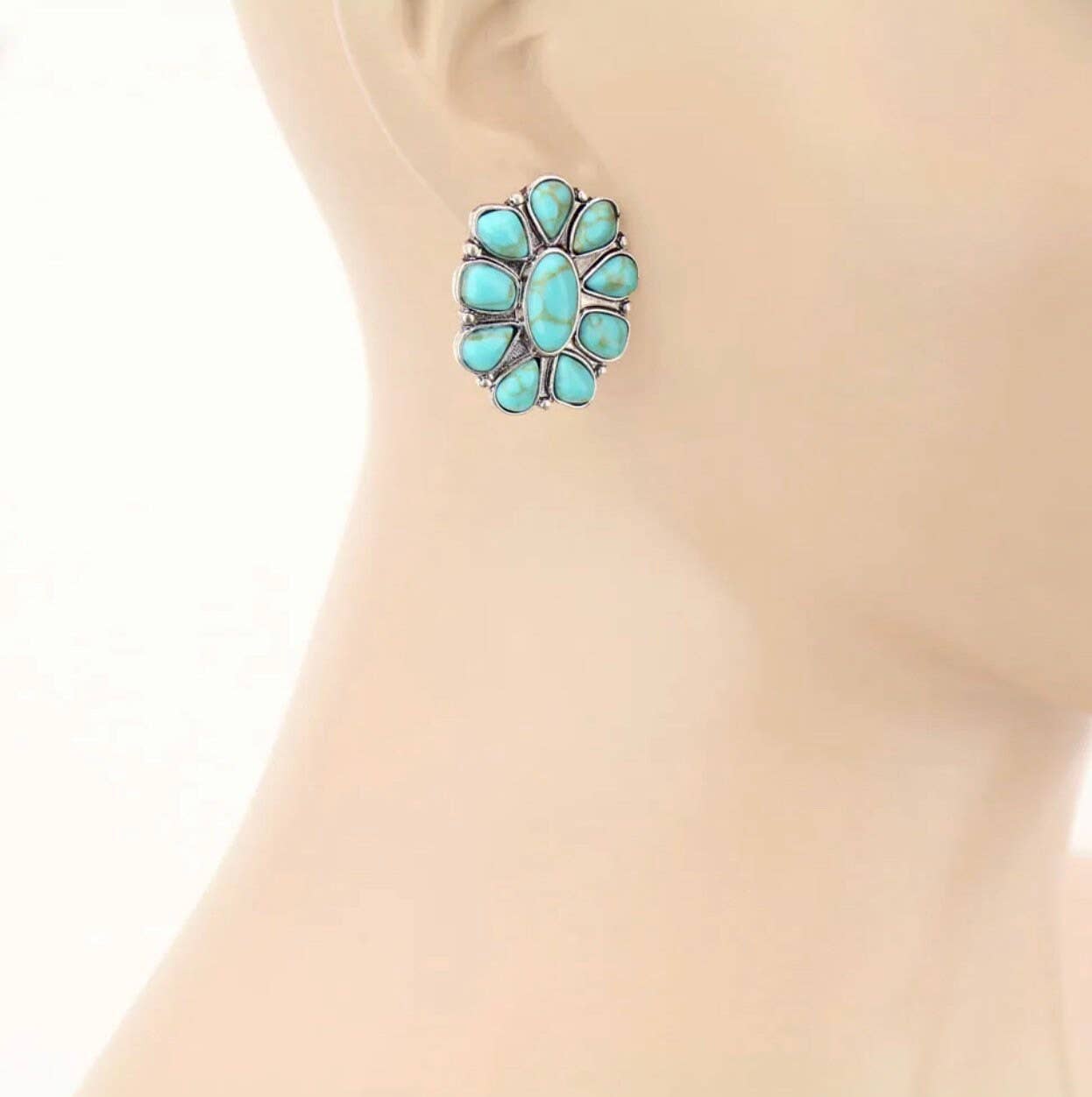 Conch Stone Studs Earrings